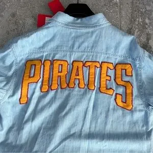 GUCCI×MLBシャツ Gucci | Shirts | Gucci X Mlb Graphic Print Pirates Denim